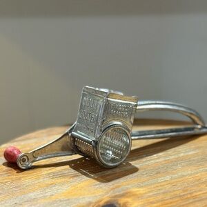 MOUI Vintage Cheese Grinder